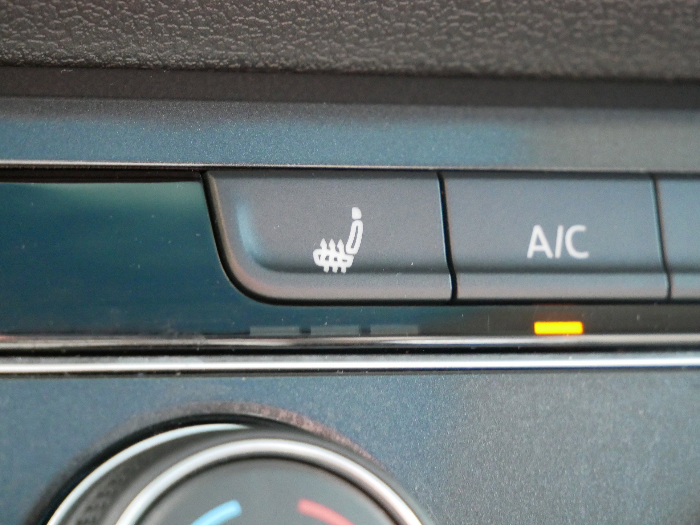2024 Volkswagen Tiguan Wolfsburg Edition photo 28