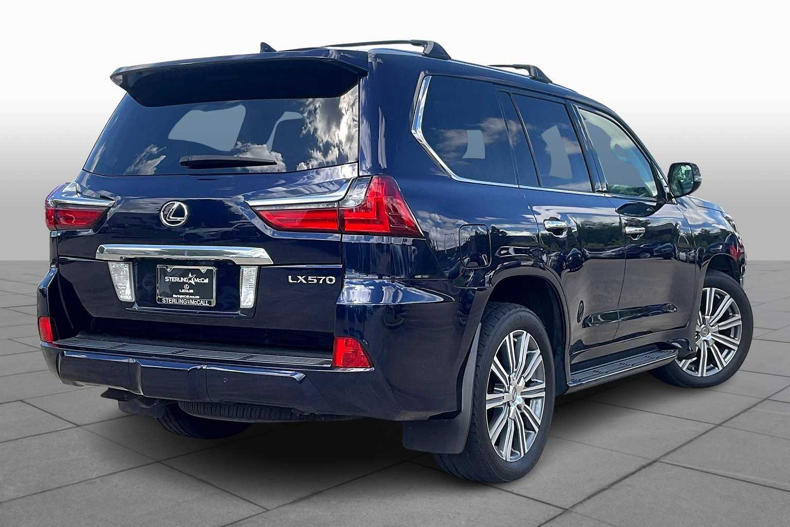 2017 Lexus LX 570 photo 10