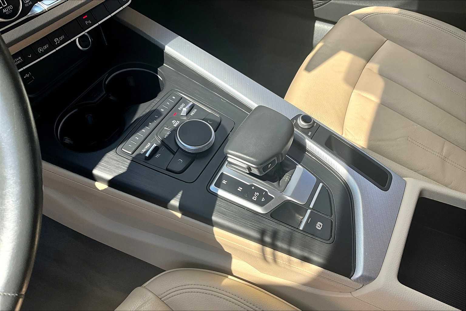 2018 Audi A4 Premium Plus photo 16