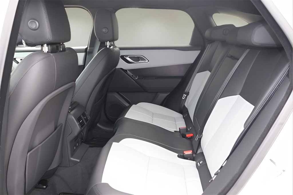 2026 Land Rover Range Rover Velar SE photo 13