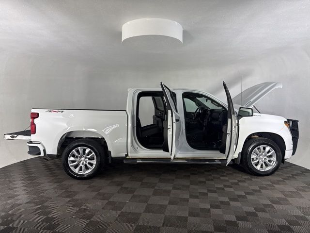 2025 Chevrolet Silverado 1500 Custom photo 18