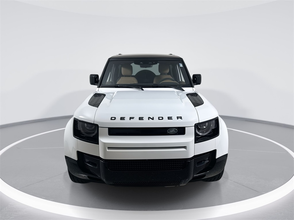 2025 Land Rover Defender 90 X-Dynamic SE photo 2
