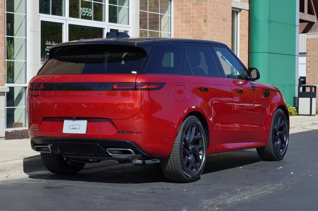 2025 Land Rover Range Rover Sport SE photo 5