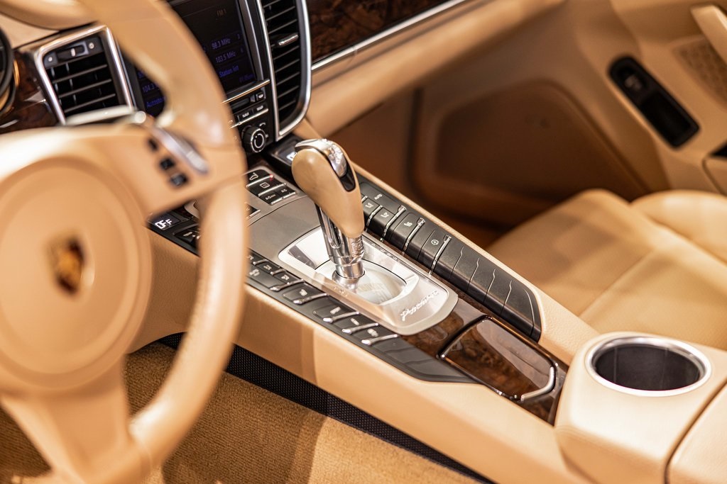 2016 PORSCHE PANAMERA - Image 22