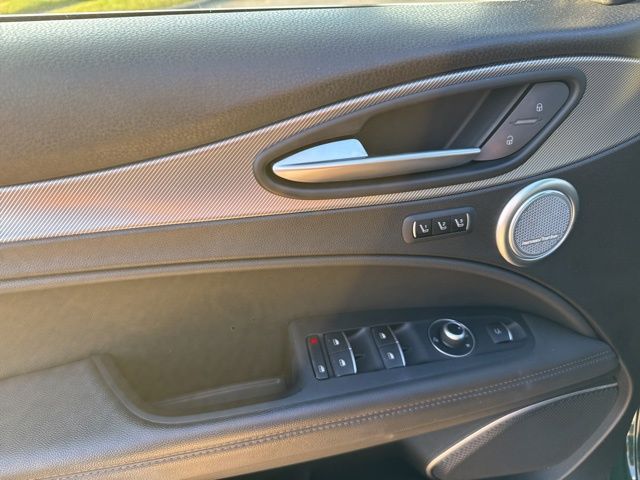 2018 Alfa Romeo Stelvio Ti photo 14