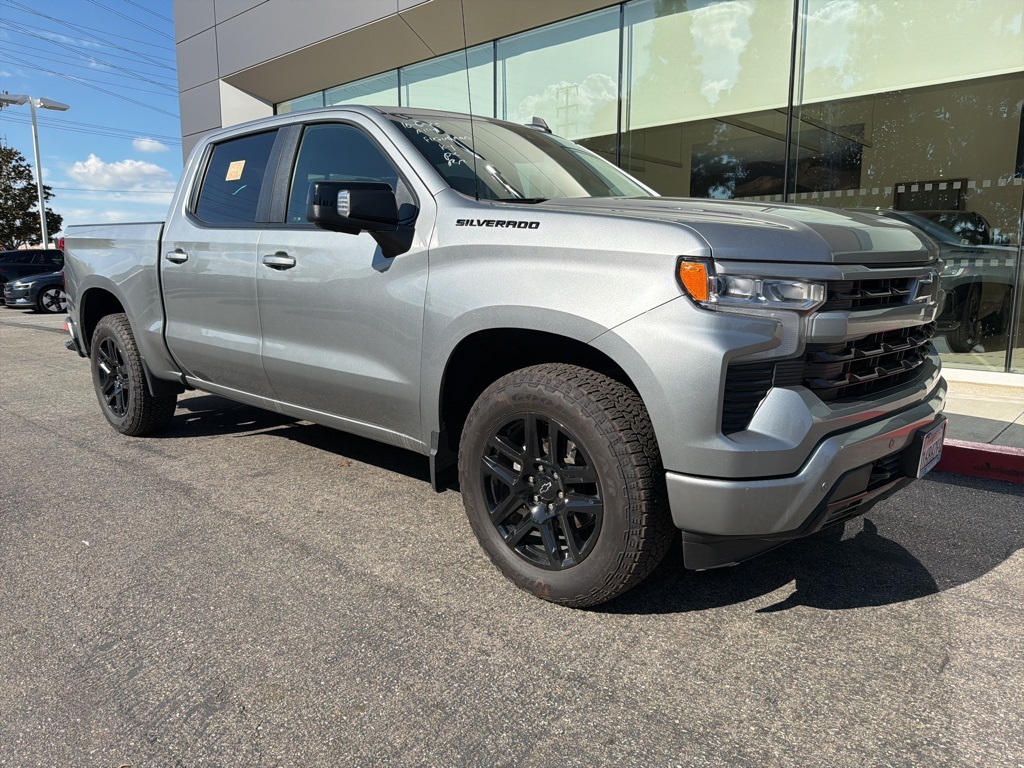 2025 Chevrolet Silverado 1500 RST photo 2