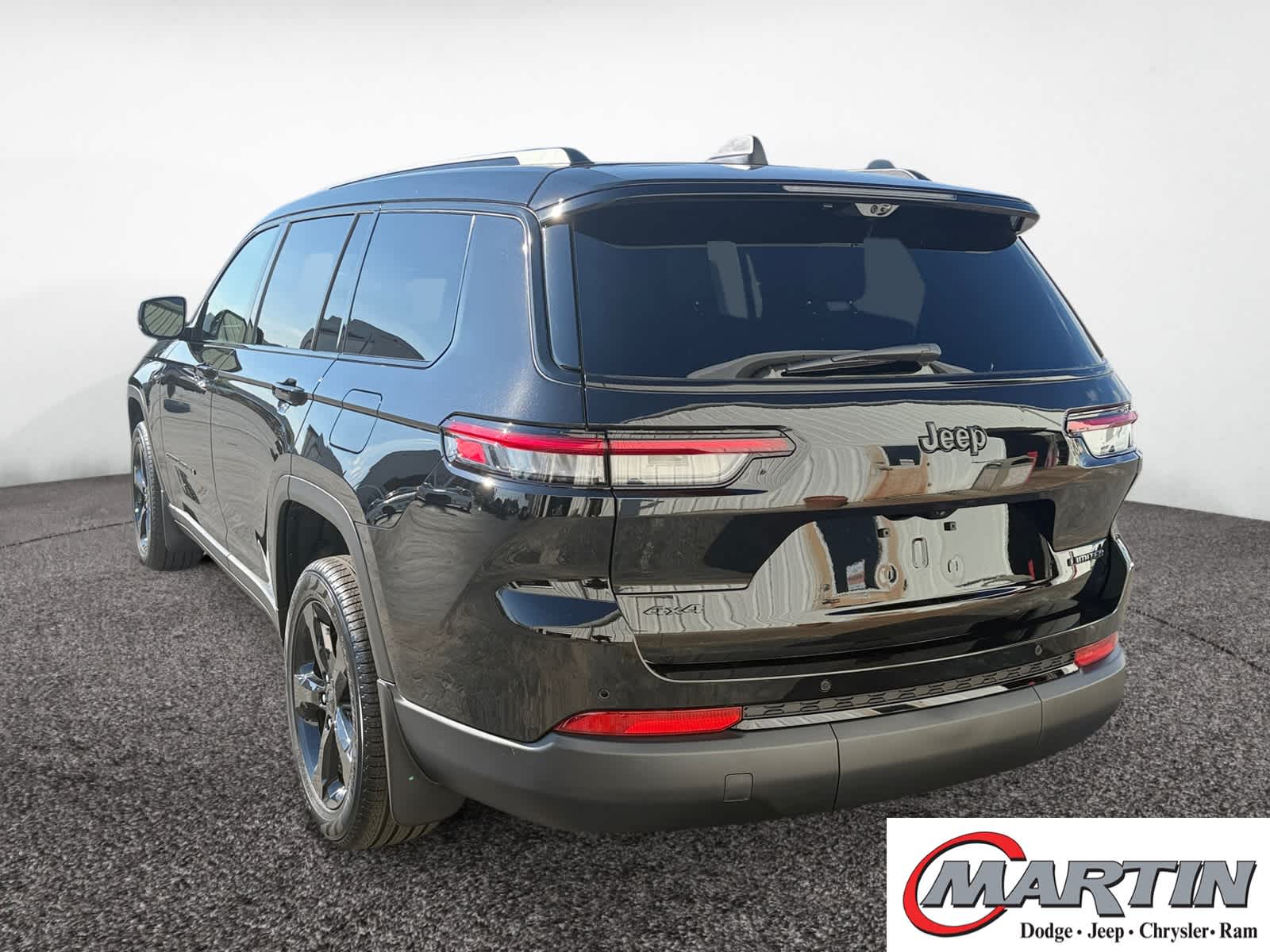 2025 Jeep Grand Cherokee Limited photo 2