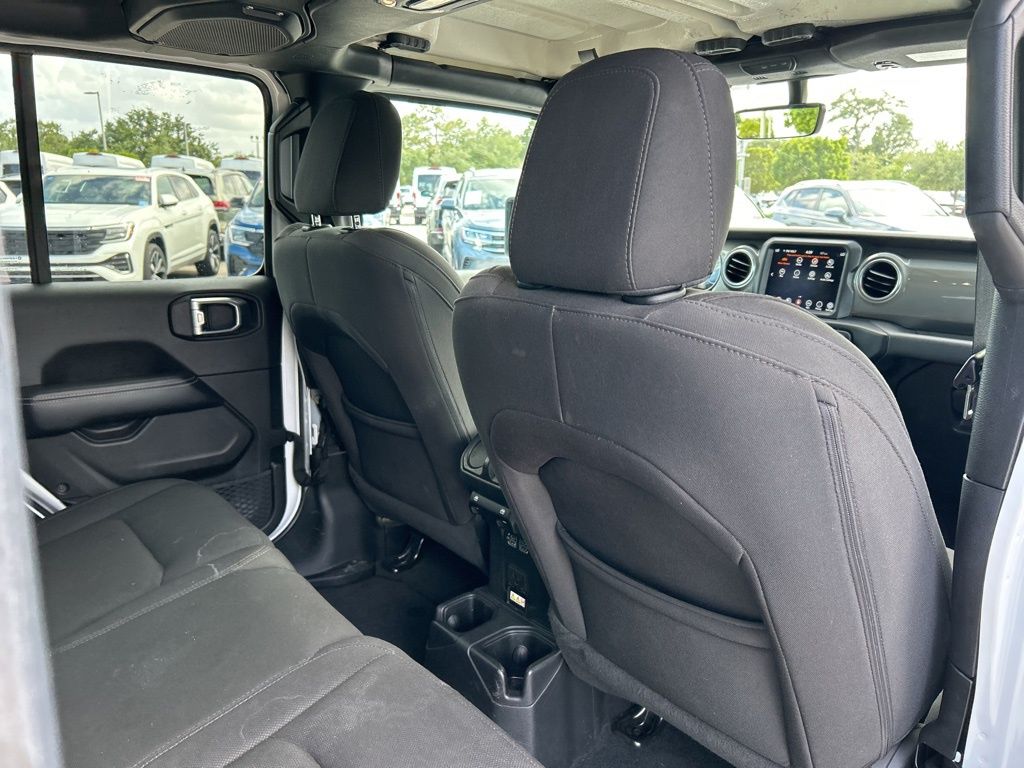 2022 Jeep Wrangler Unlimited Sahara photo 39