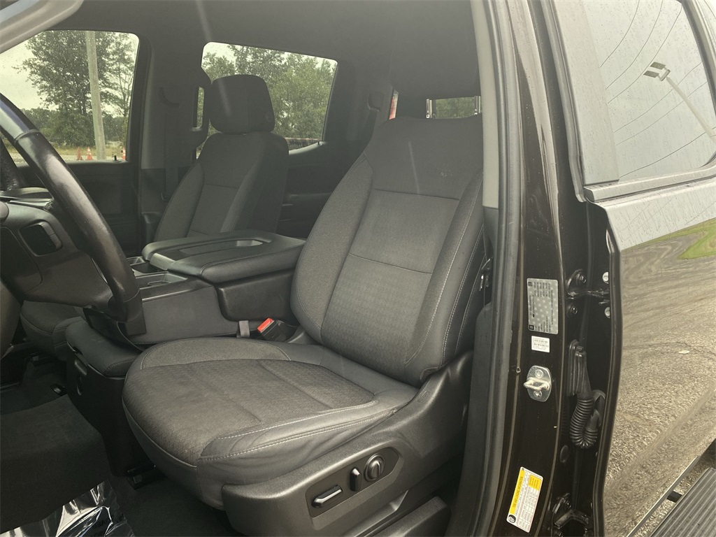 2019 Chevrolet Silverado 1500 RST photo 13