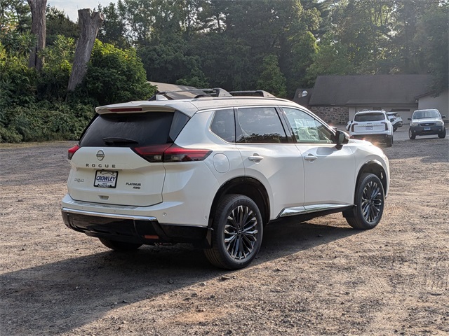 2026 Nissan Rogue Platinum photo 2