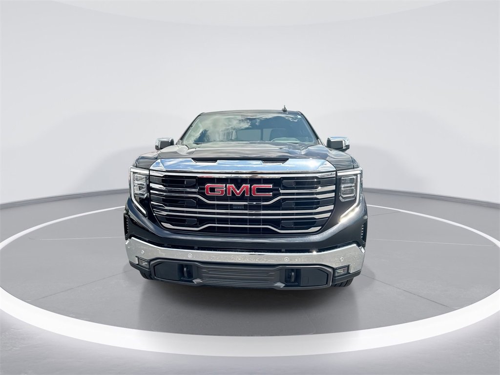 2025 Toyota RAV4 SLT photo 3