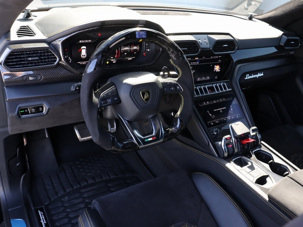 2022 Lamborghini Urus photo 18