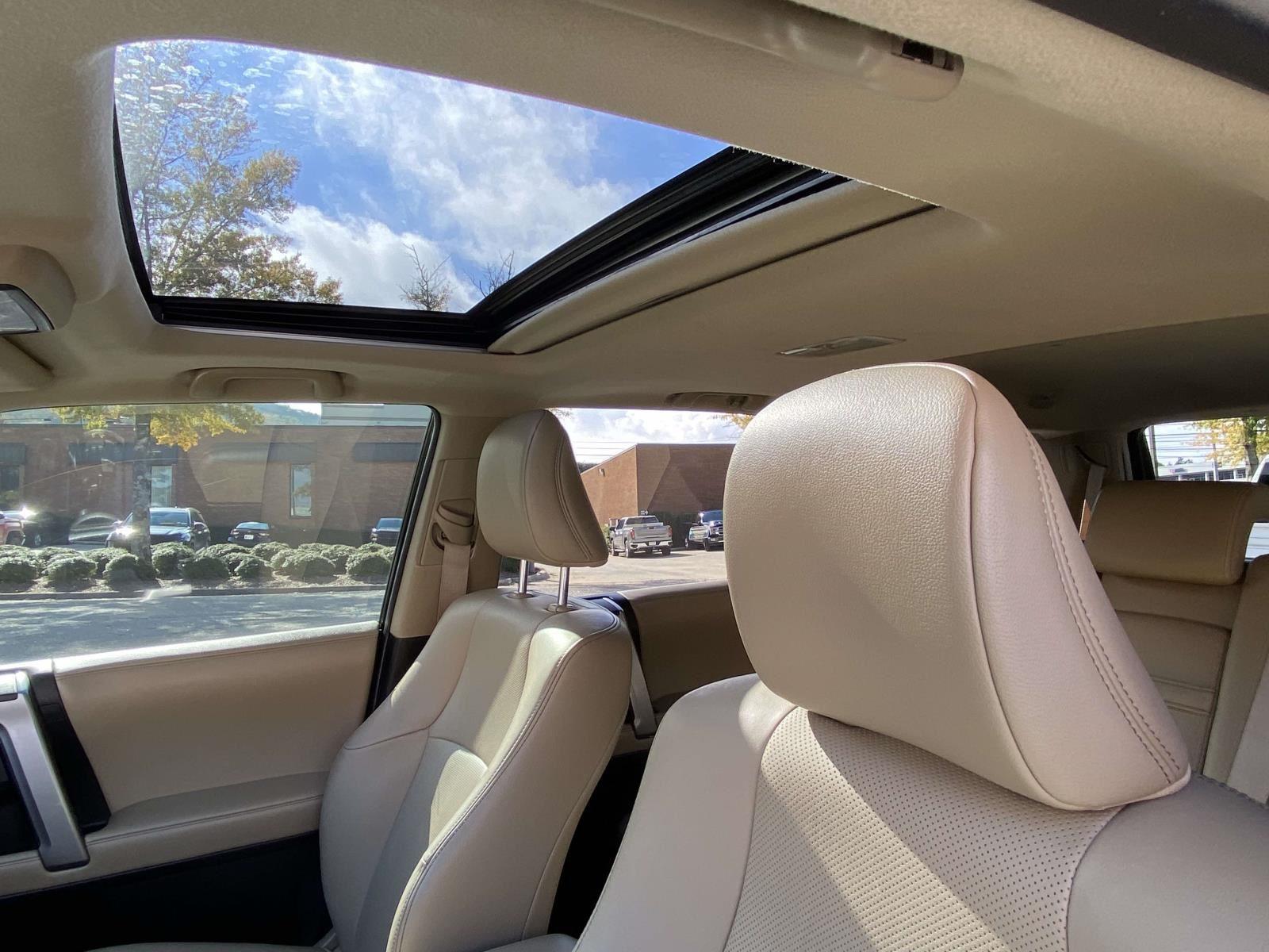 2017 Toyota 4Runner SR5 photo 3