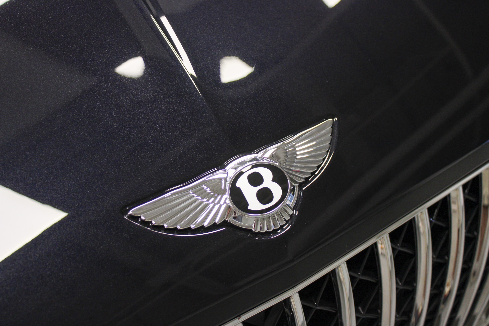 2024 Bentley Continental GT Azure V8 photo 11