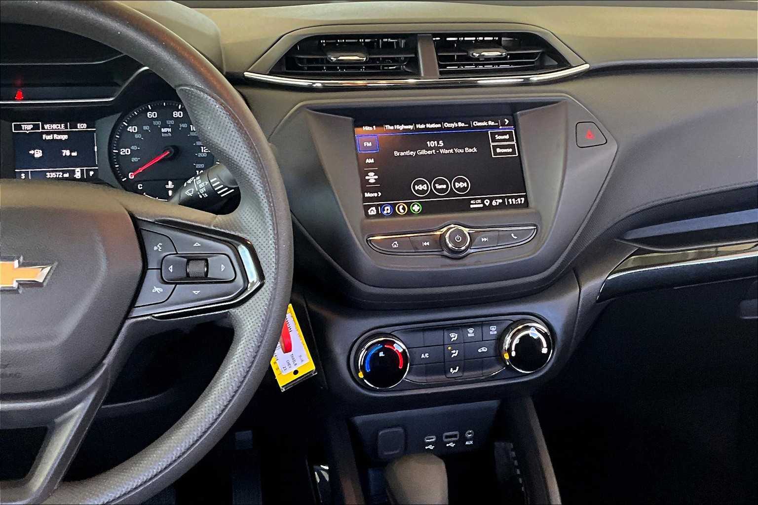 2023 Chevrolet Trailblazer LS photo 3