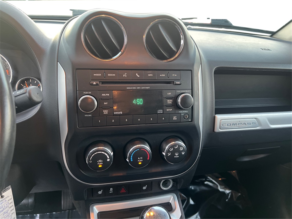 2016 Jeep Compass Latitude photo 11