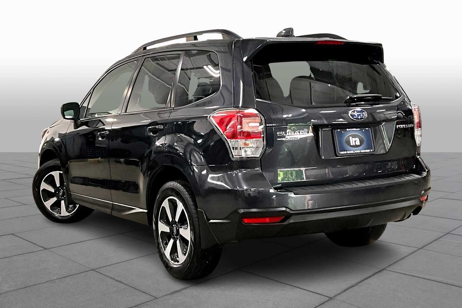 2018 Subaru Forester Premium photo 10