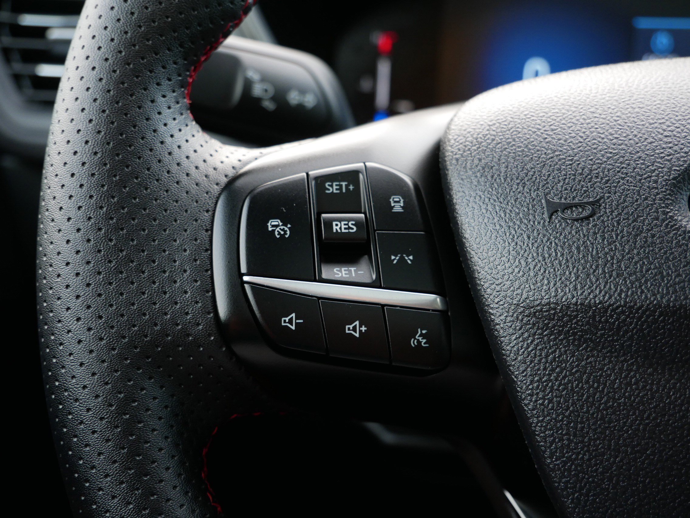 2025 Ford Escape ST-Line photo 24