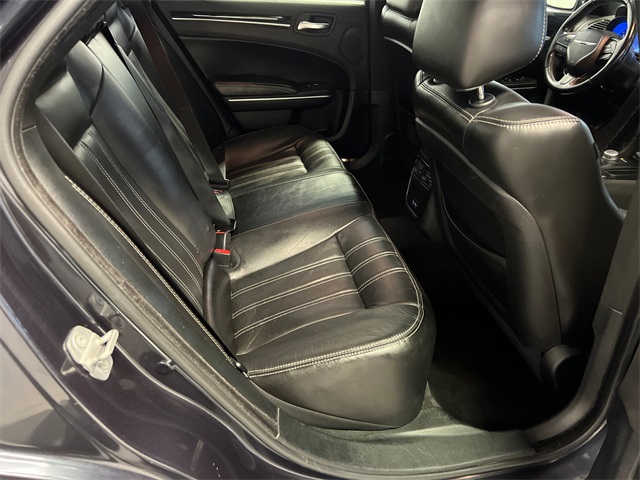 2018 Chrysler 300 S photo 10