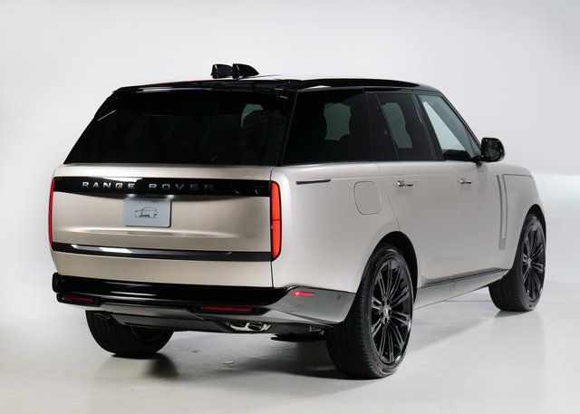 2025 Land Rover Range Rover SE photo 2