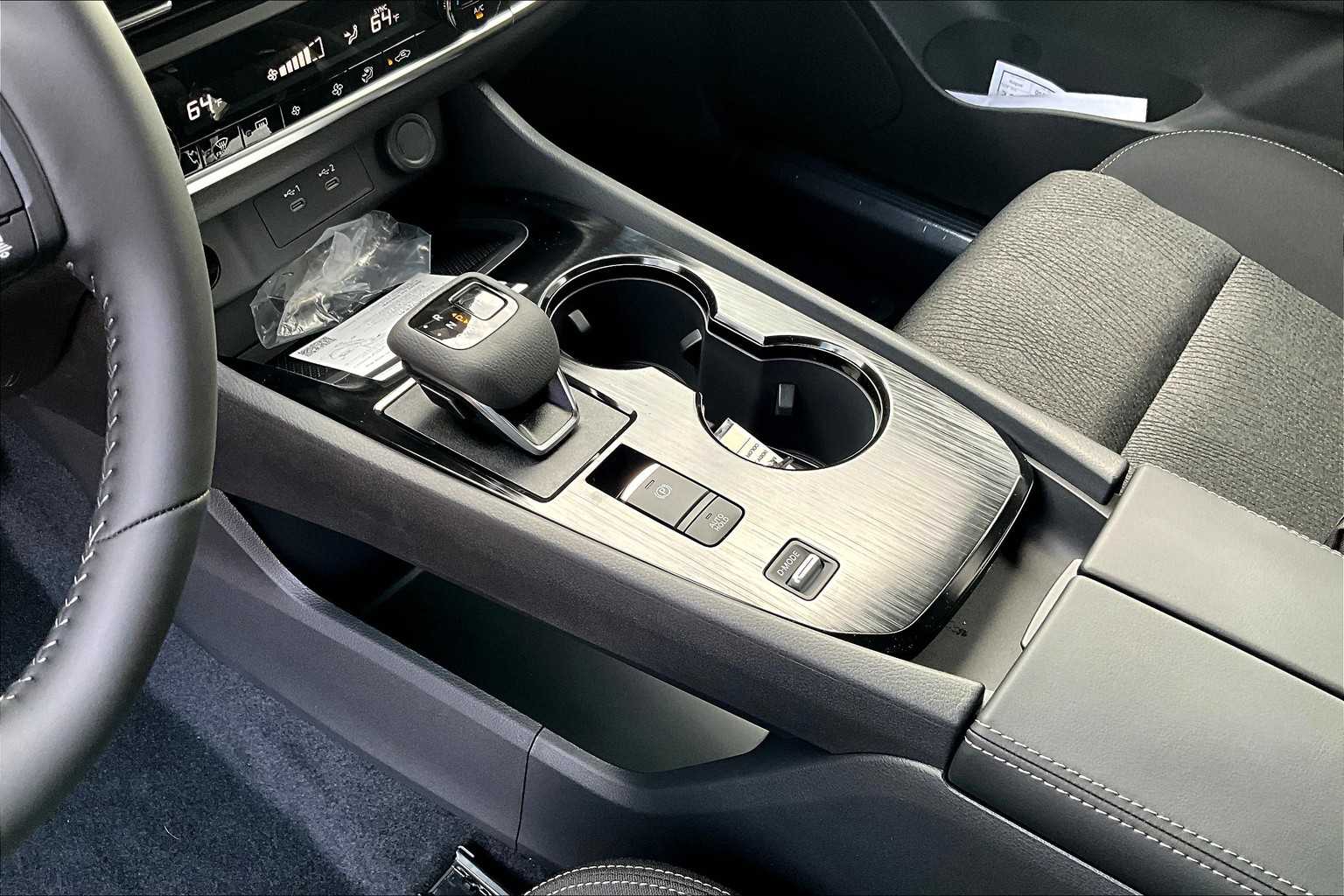 2025 Nissan Rogue SV photo 11