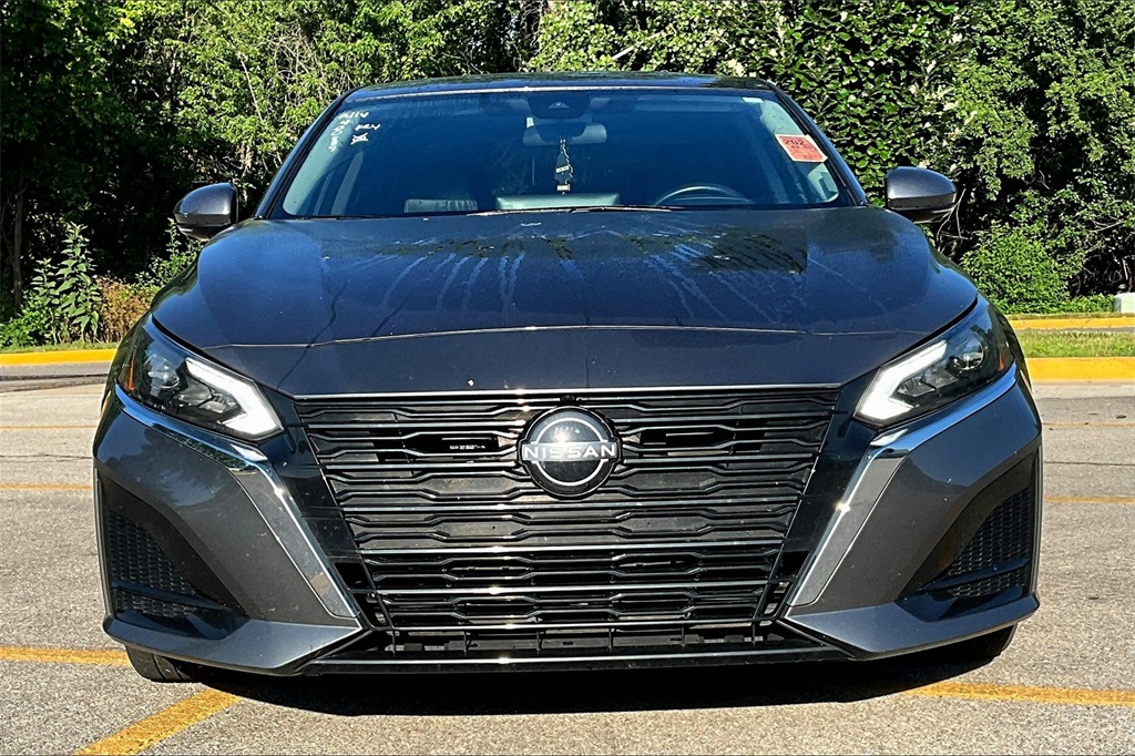 Used 2023 Nissan Altima SL with VIN 1N4BL4EW2PN400889 for sale in Kansas City