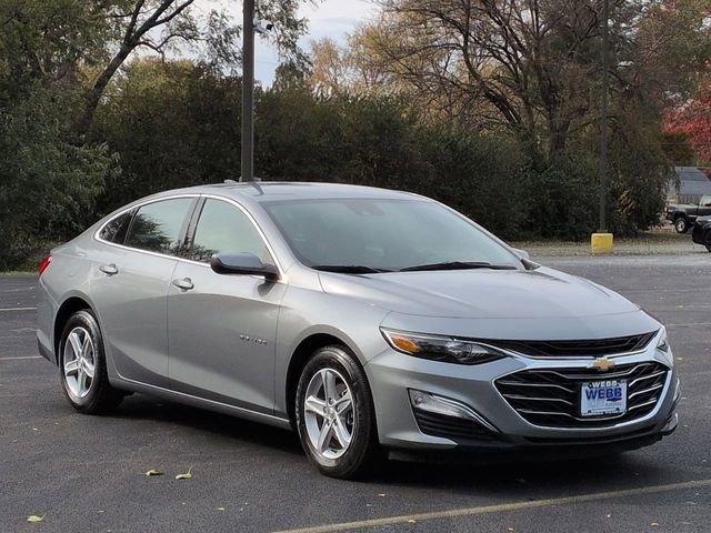 2024 Chevrolet Malibu LS photo 2