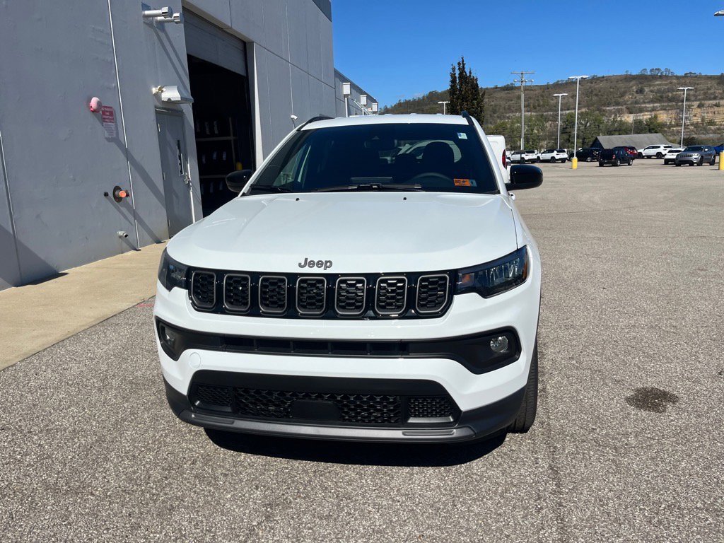 2026 Jeep Compass Latitude Altitude photo 3