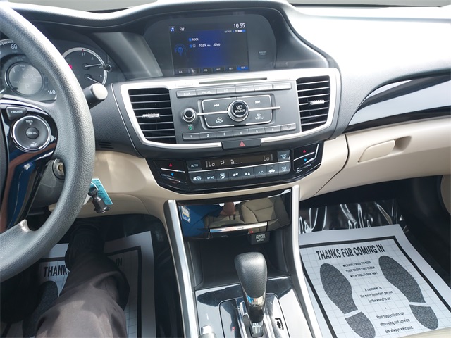2017 Honda Accord LX photo 16