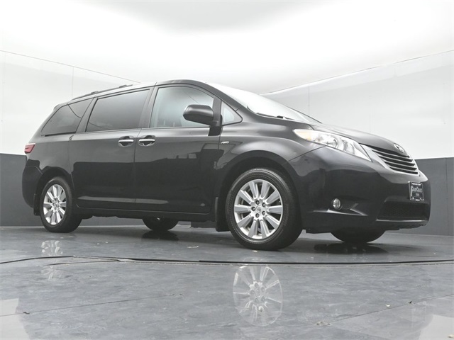 2017 TOYOTA SIENNA - Image 34