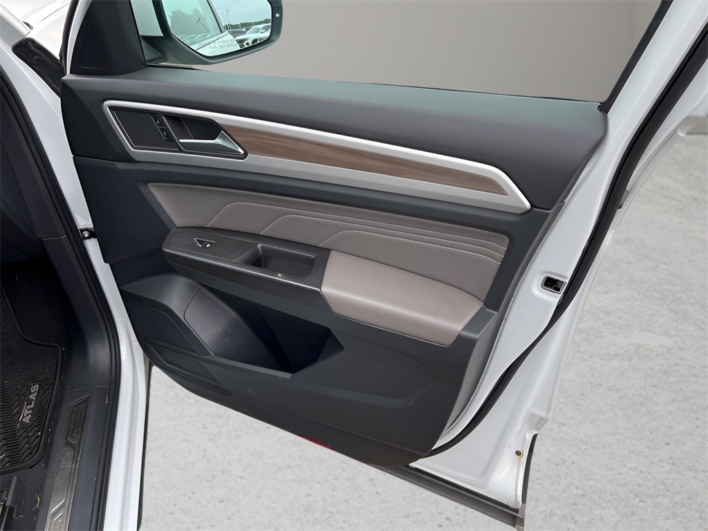 2022 Volkswagen Atlas SEL photo 15