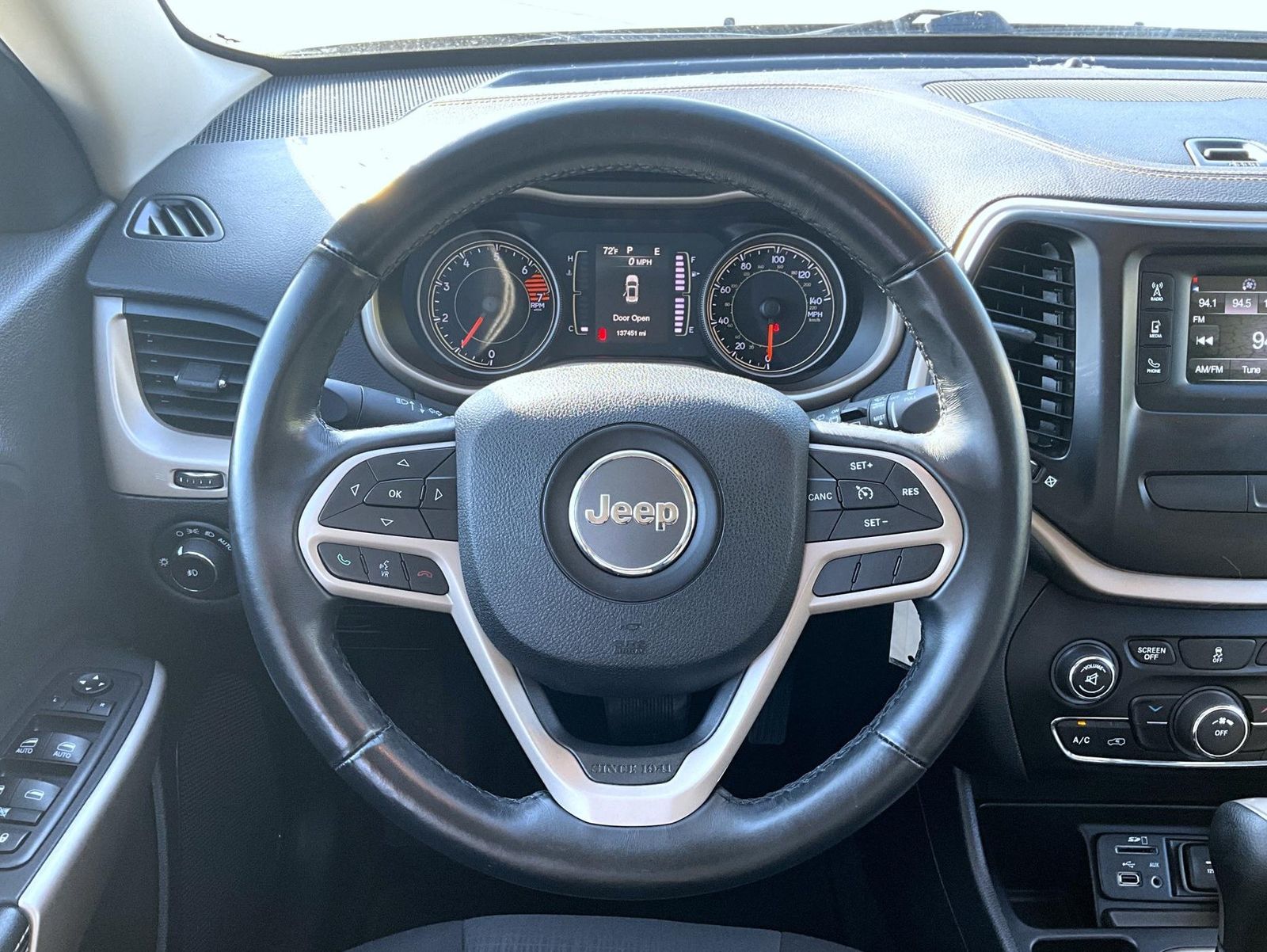2017 Jeep Cherokee Latitude photo 9