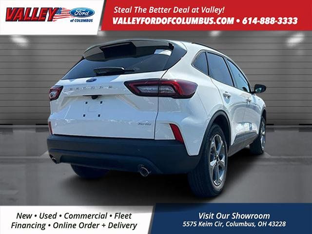 2025 Ford Escape ST-Line photo 4