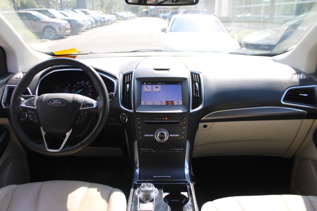 2019 Ford Edge Titanium photo 23