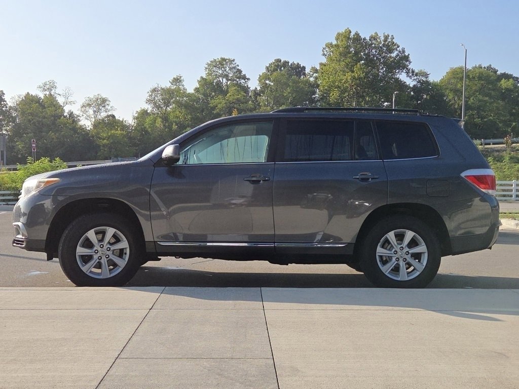 2013 Toyota Highlander Base photo 16