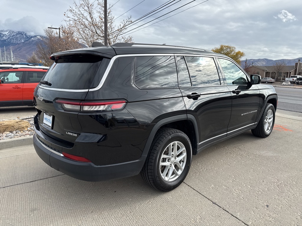 2023 Jeep Grand Cherokee Laredo Altitude photo 3