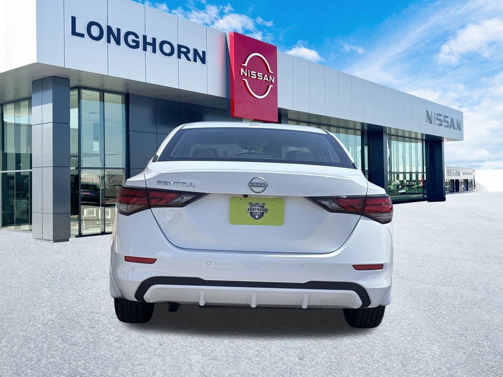 2025 Nissan Sentra SV photo 3
