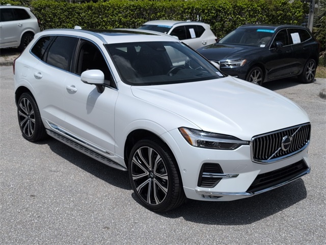 2023 Volvo XC60 B5 Ultimate photo 2