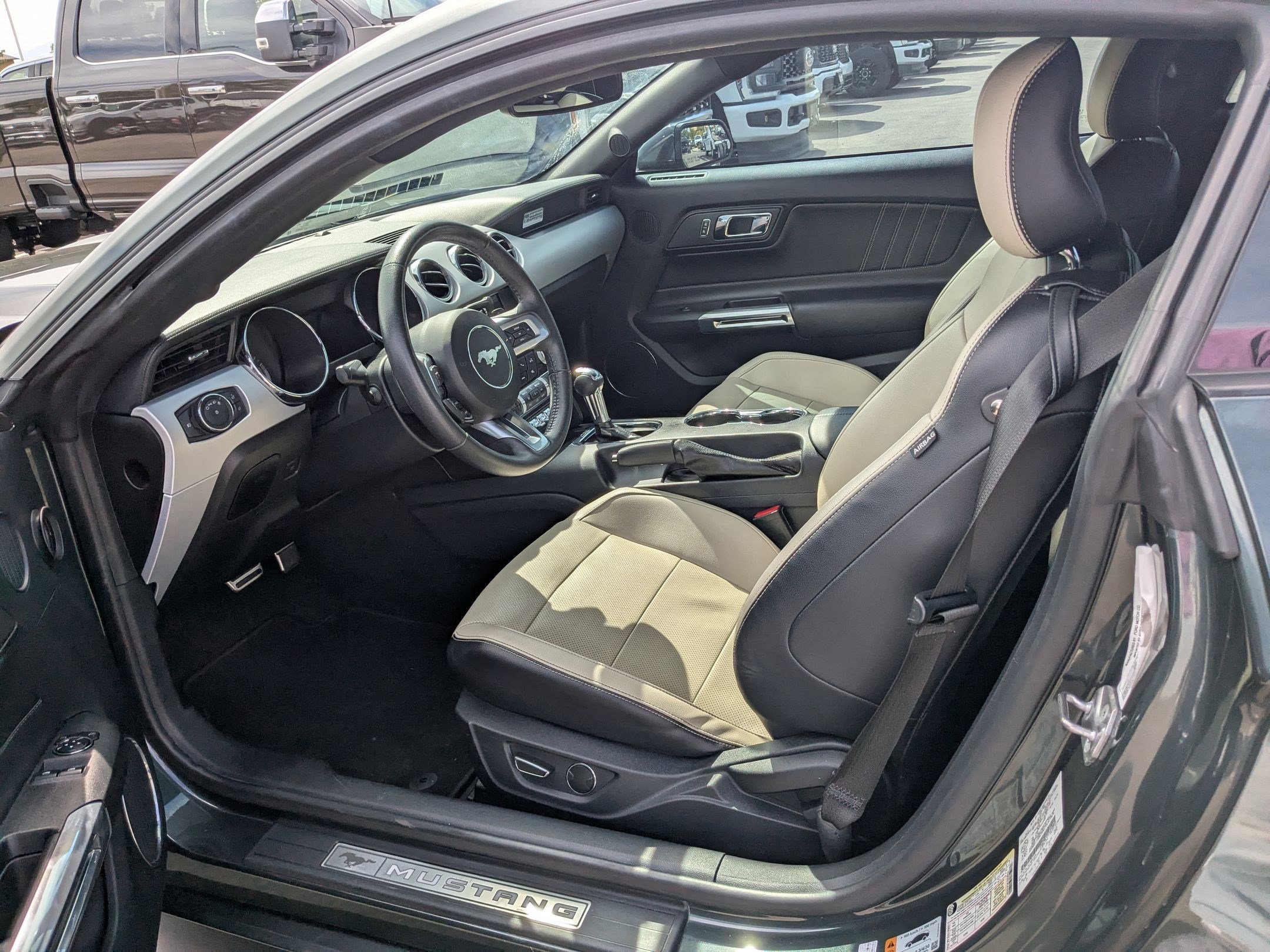 2015 Ford Mustang GT Premium photo 14