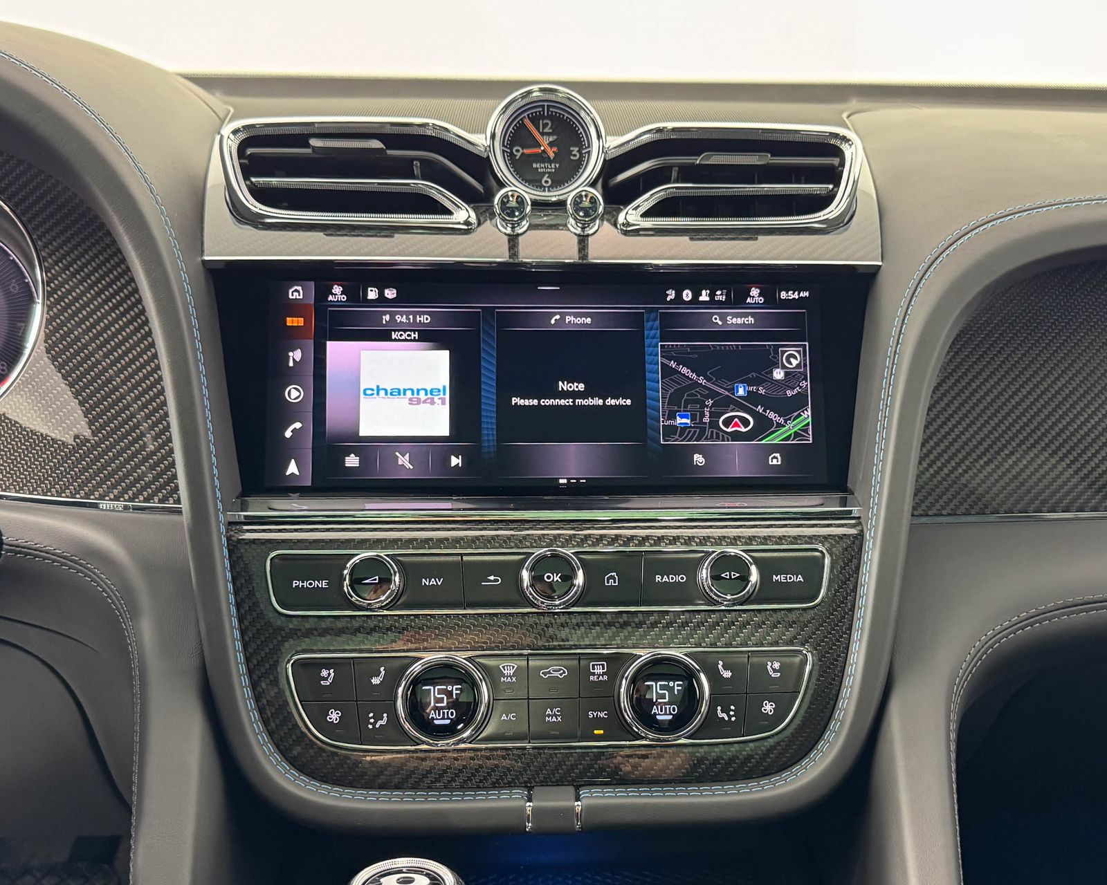 2023 Bentley Bentayga V8 photo 22