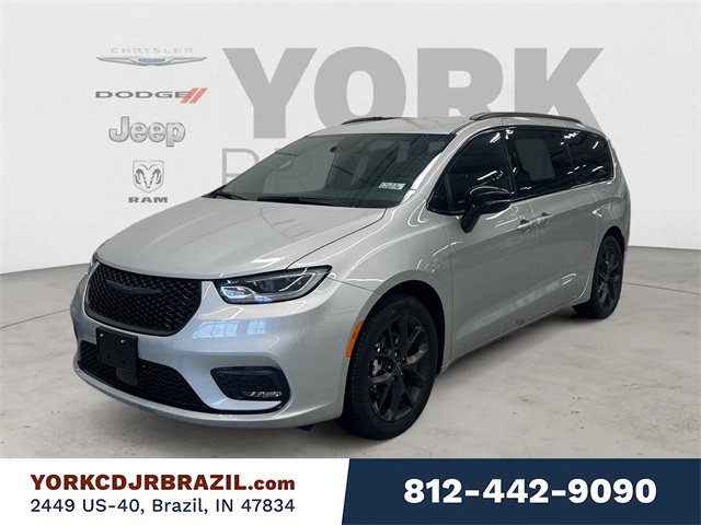 2026 Chrysler Pacifica Select's photo