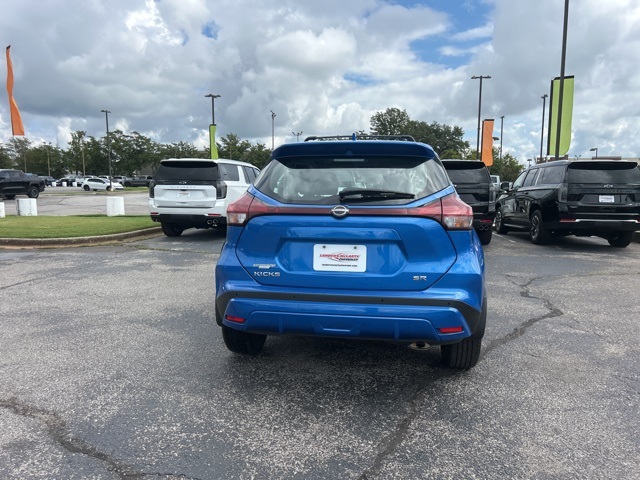 2023 Nissan Kicks SR photo 4