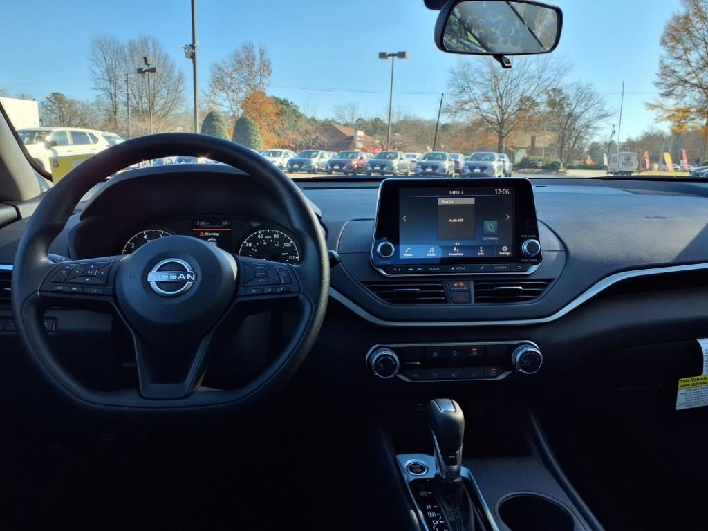 2025 Nissan Altima 2.5 S photo 9