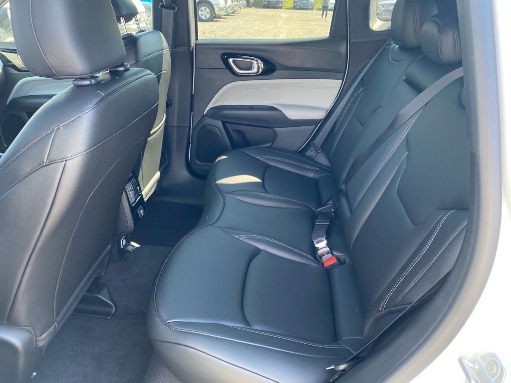 2025 Jeep Compass Limited photo 13