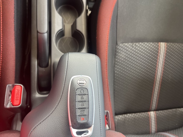 2025 Nissan Versa 1.6 SR photo 18