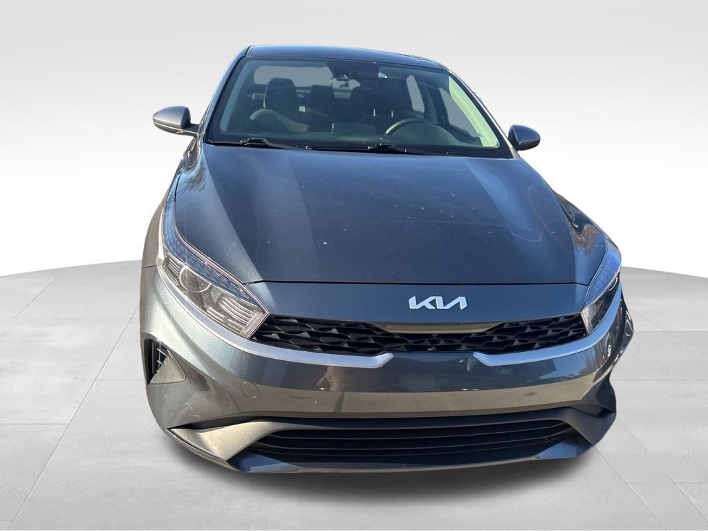 2023 Kia Forte LXS photo 3