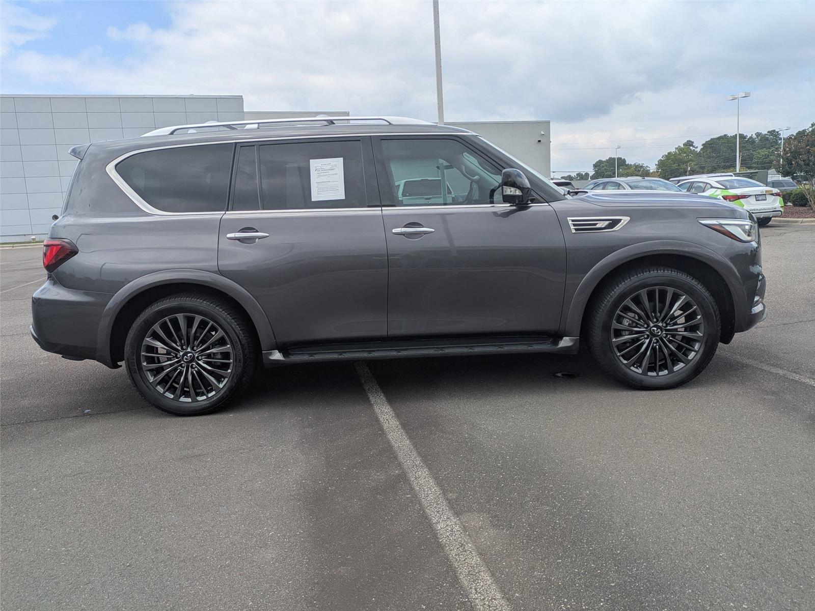 2024 Infiniti QX80 Premium Select photo 2