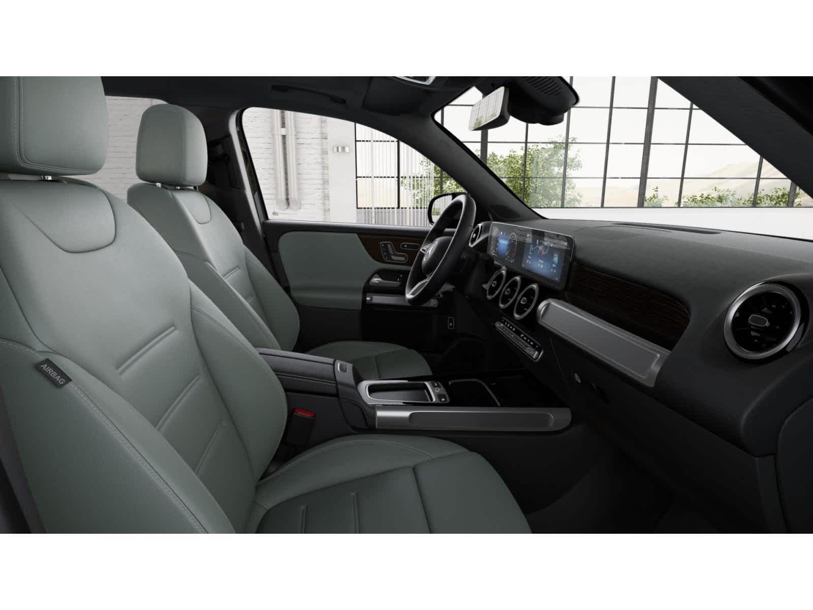 2026 Mercedes Benz GLB 250 photo 2