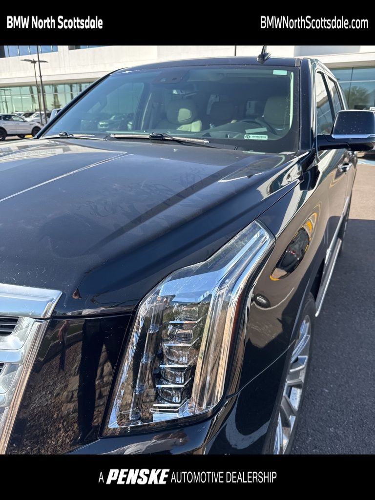2020 Cadillac Escalade Luxury's photo