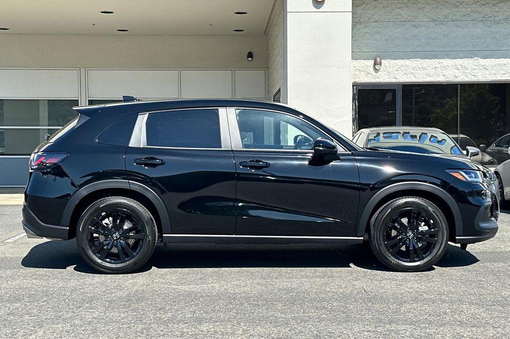2026 Honda HR-V Sport photo 3
